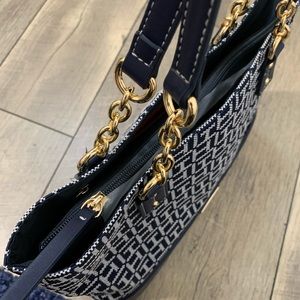 Tommy Hilfiger bag 👑